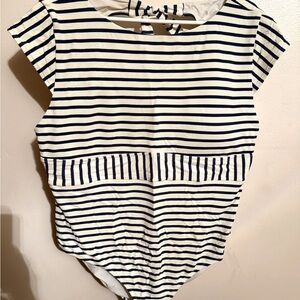 Super cute striped women’s J.Crew swimsuit- size 22